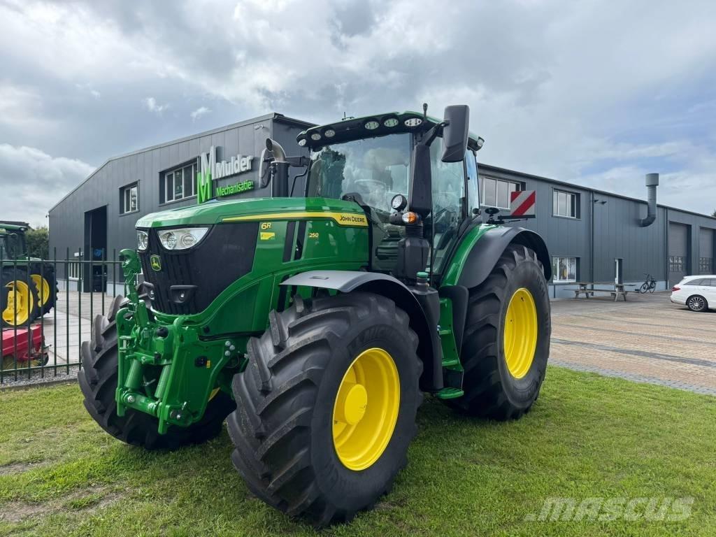 John Deere 6R 250 Trattori