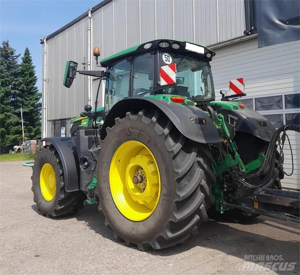 John Deere 6R 215 Trattori