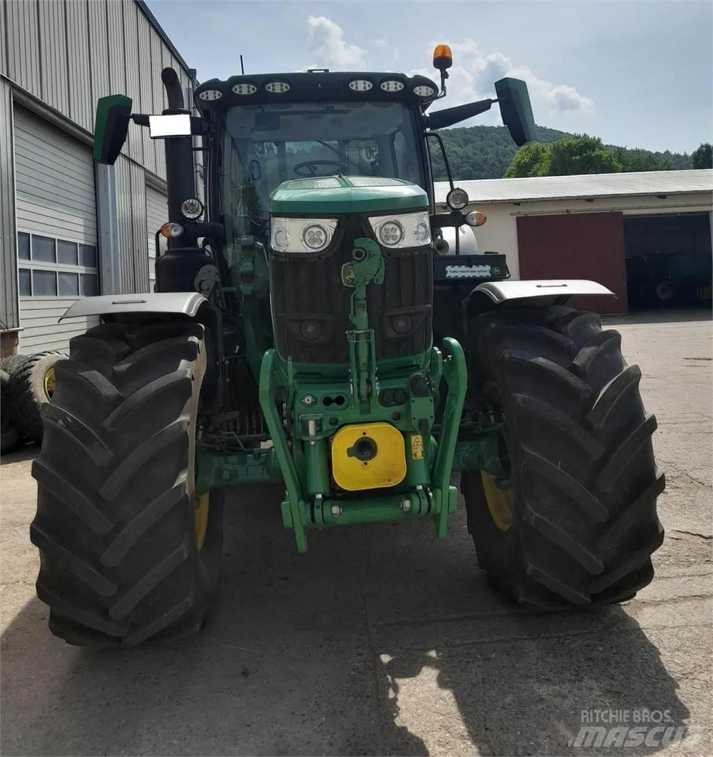 John Deere 6R 215 Trattori