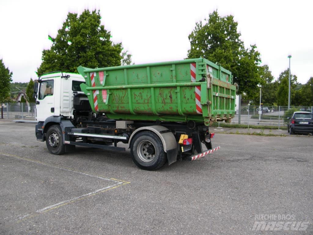 MAN TGM 18.320 Camion con gancio di sollevamento