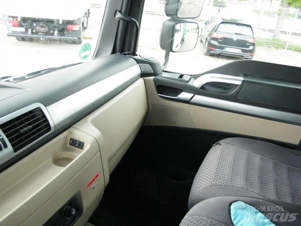 MAN TGM 18.320 Camion con gancio di sollevamento
