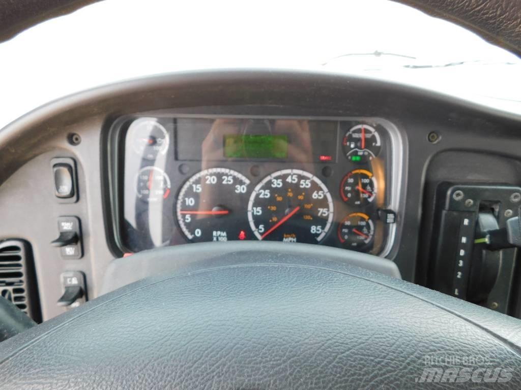 Freightliner M2 106 Camion portacontainer
