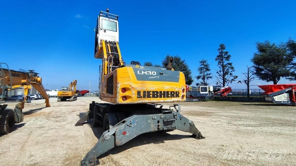 Liebherr LH 30 M Movimentazione rifiuti