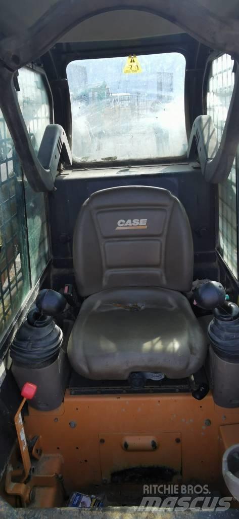 CASE 440CT Mini Pale Gommate