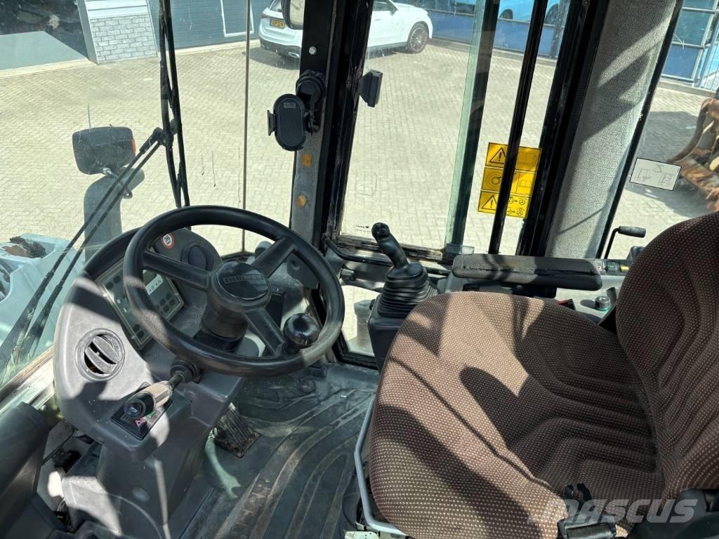 Liebherr L 538 Pale gommate