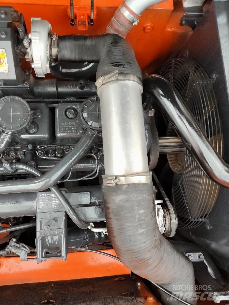 Doosan DX300 Escavatori cingolati