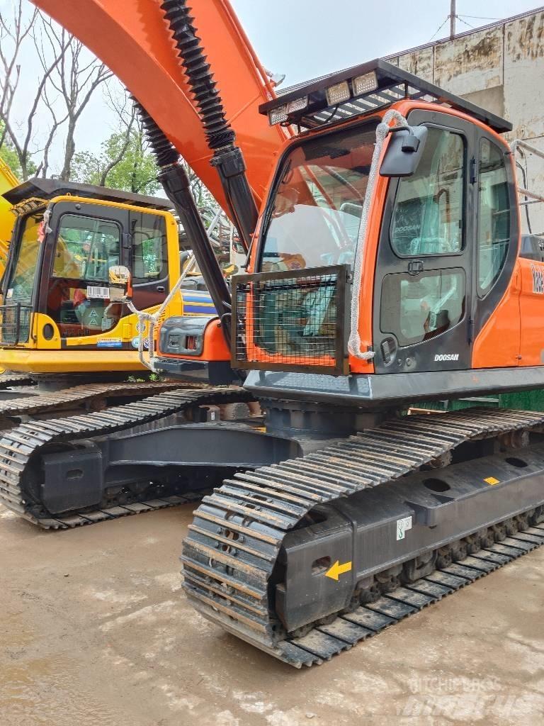 Doosan DX300 Escavatori cingolati