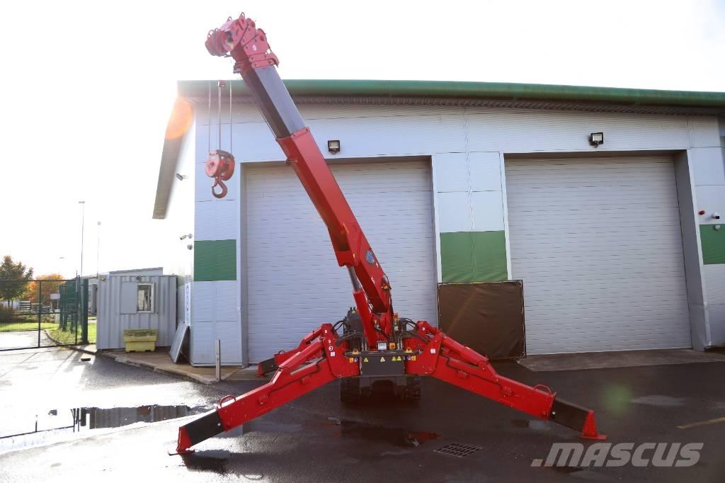 Unic URW-506 Mini gru