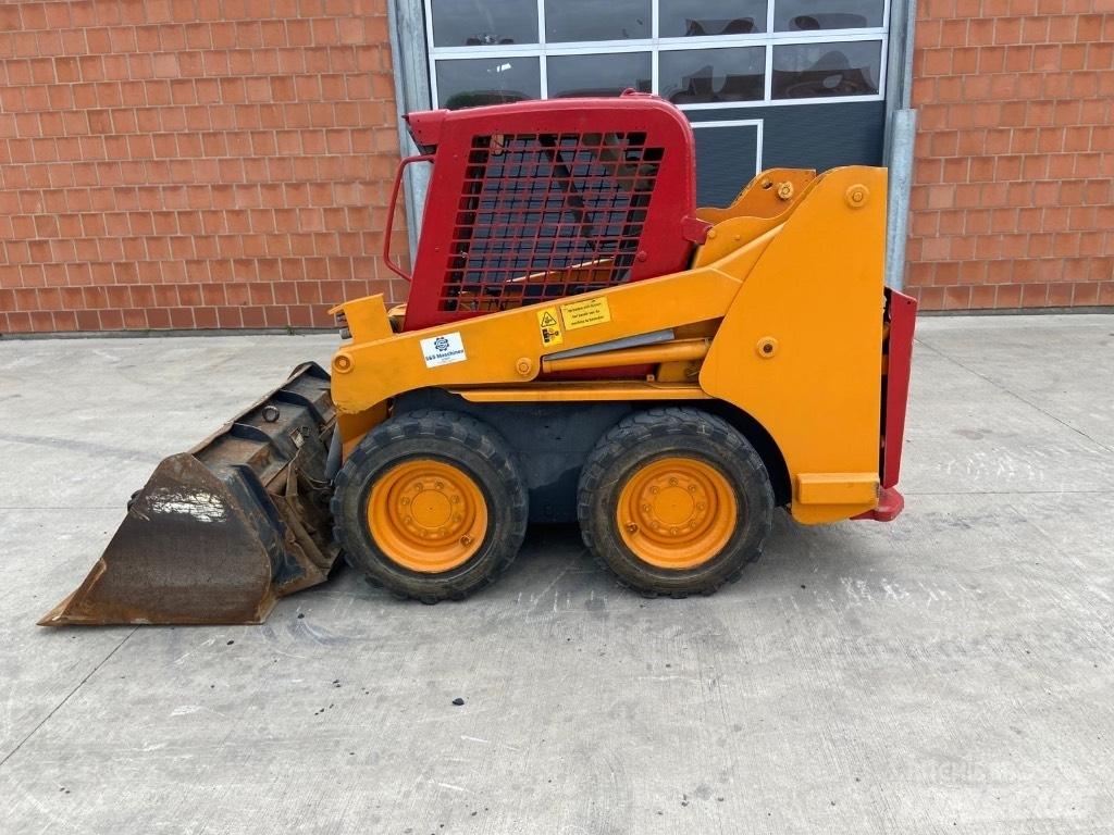 Gehl 4240 Mini Pale Gommate