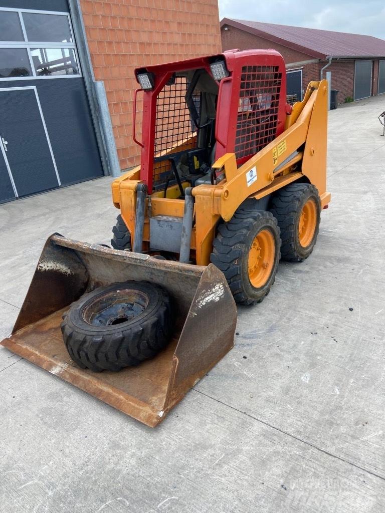 Gehl 4240 Mini Pale Gommate