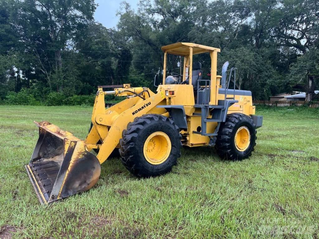 Komatsu WA 250-3L Pale gommate