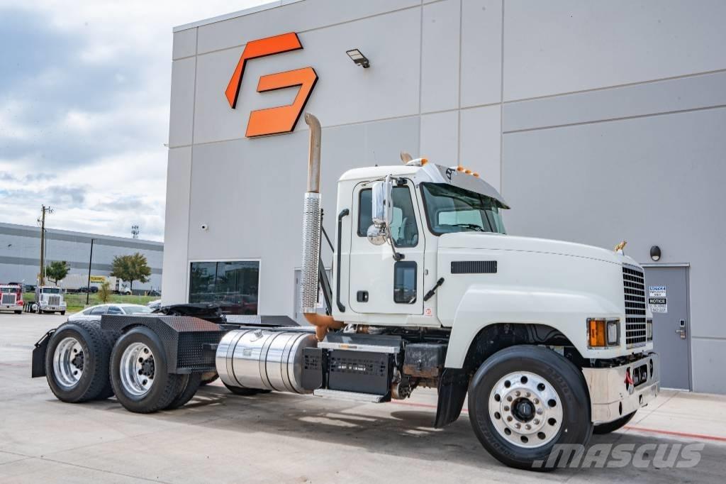 Mack Pinnacle 64T Motrici e Trattori Stradali