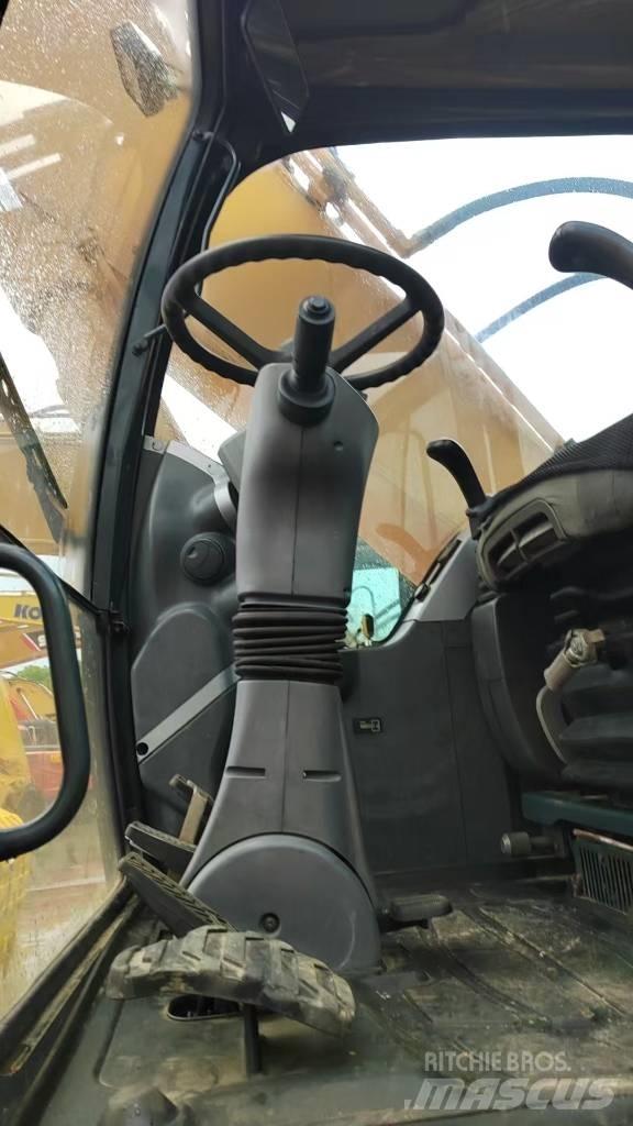 Hyundai 210W-9 Escavatori gommati