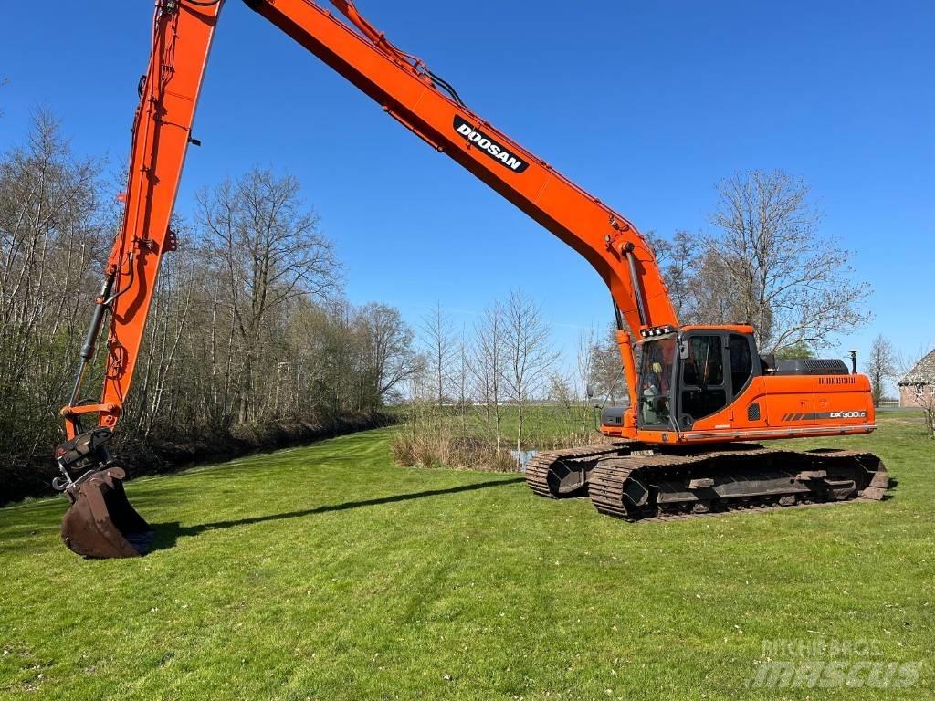 Doosan DX 300 Escavatori cingolati