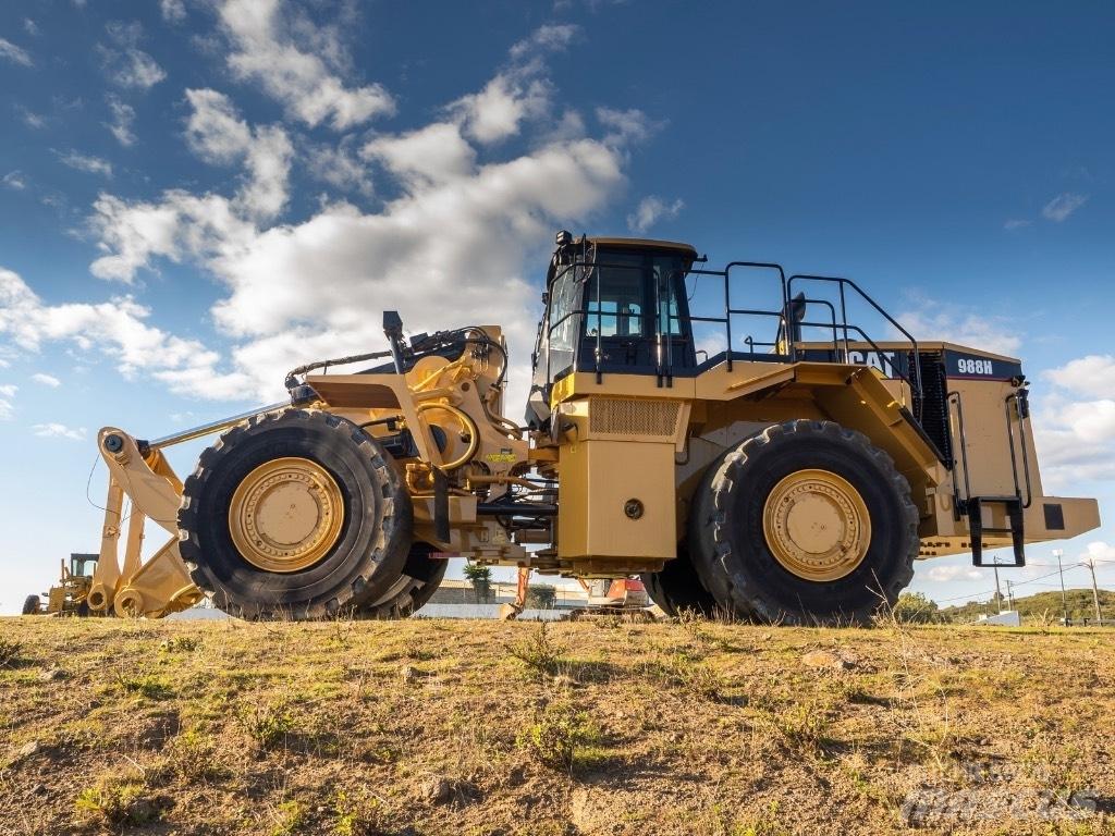 CAT 988 H Pale gommate