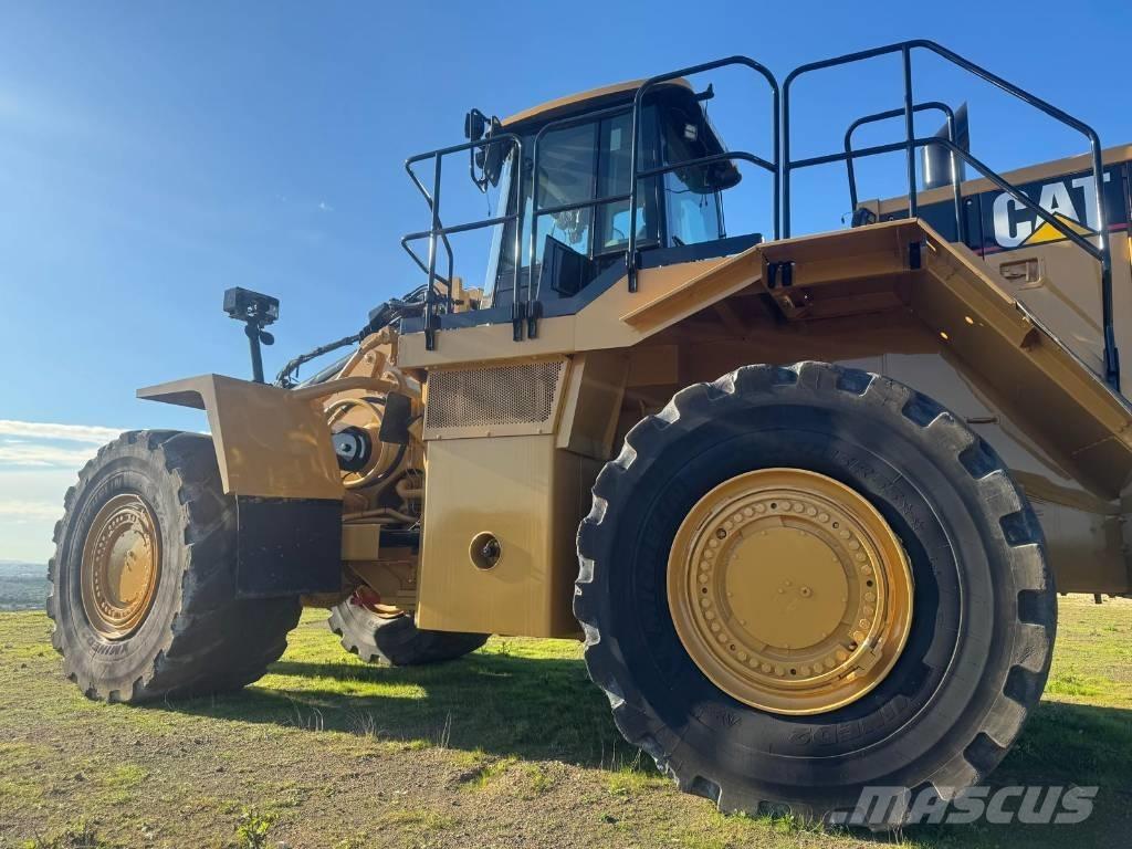 CAT 988 H Pale gommate