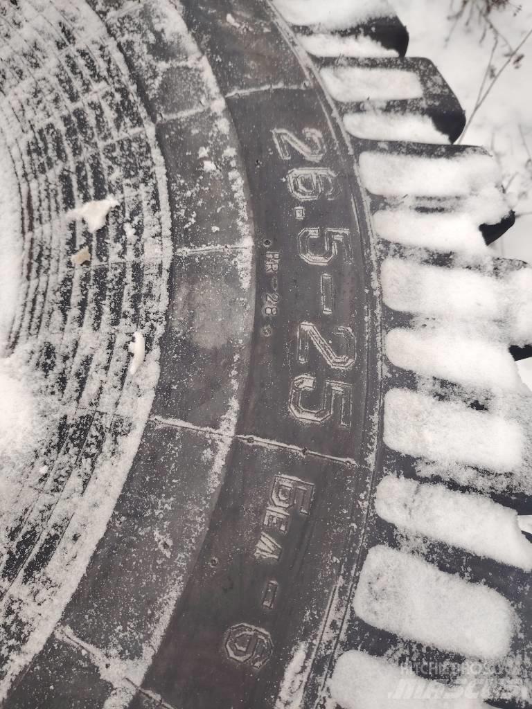 Bridgestone 26.5-25 Pale gommate