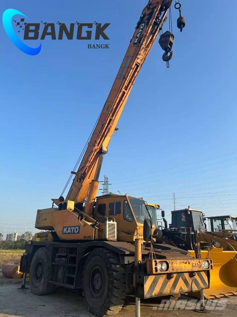 Kato KR 25 H Gru per terreni difficili