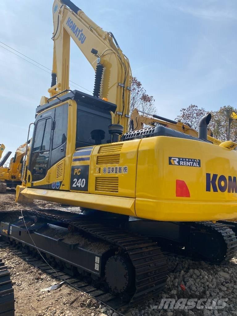 Komatsu 240LC-8 Escavatori cingolati
