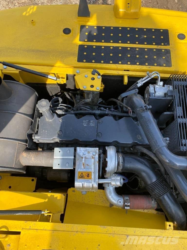 Komatsu 240LC-8 Escavatori cingolati