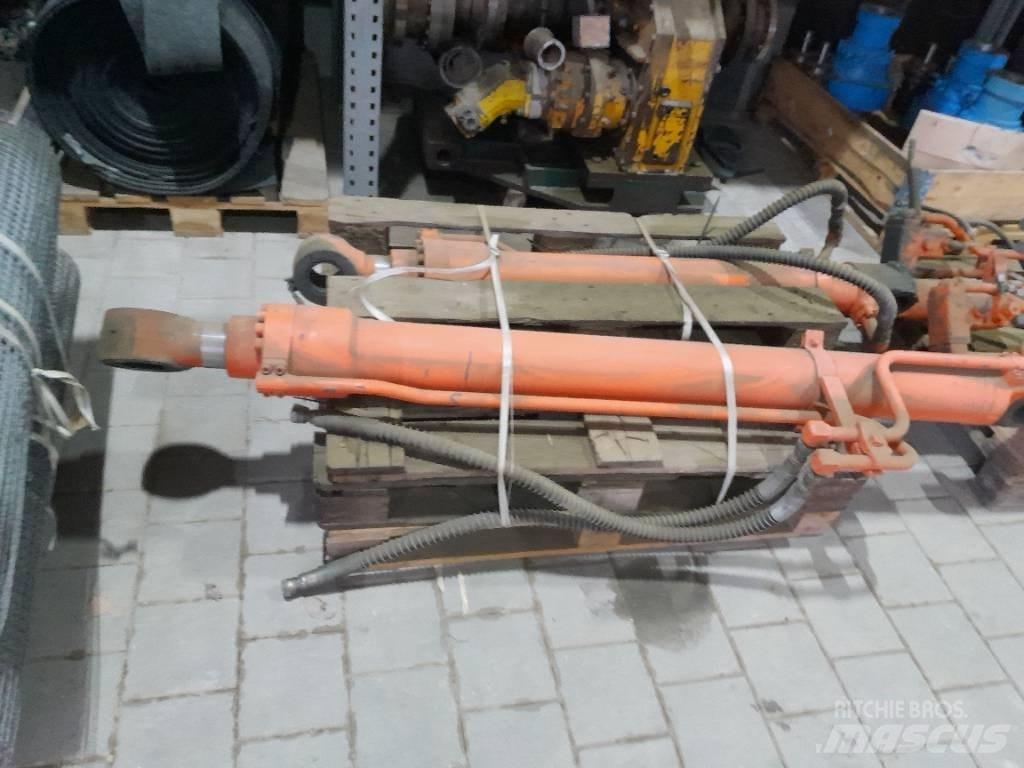 Hitachi ZX 210 Escavatori cingolati