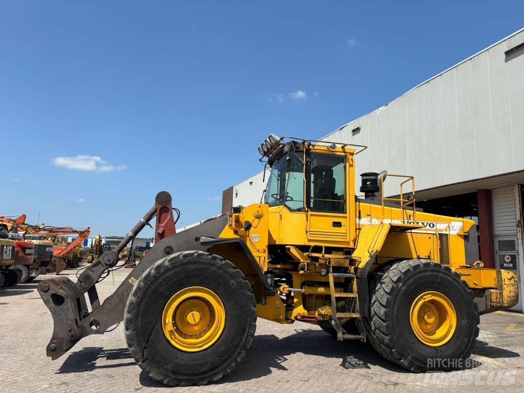 Volvo L 180 C Pale gommate