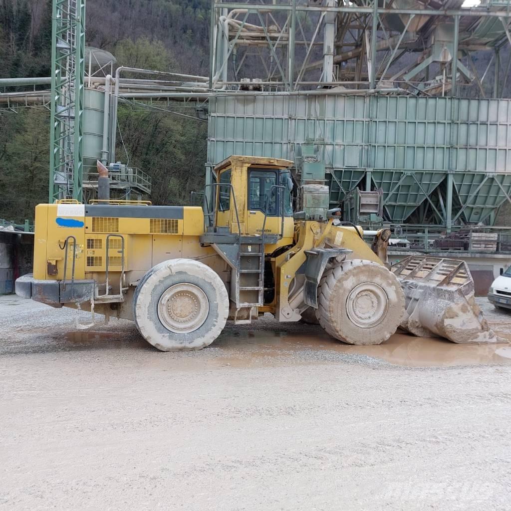 Komatsu WA 600-3 Pale gommate