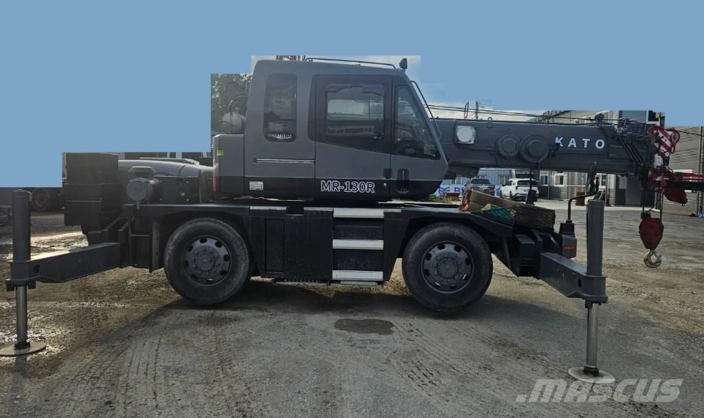 Kato KRM-13H-2 Gru per tutti i terreni