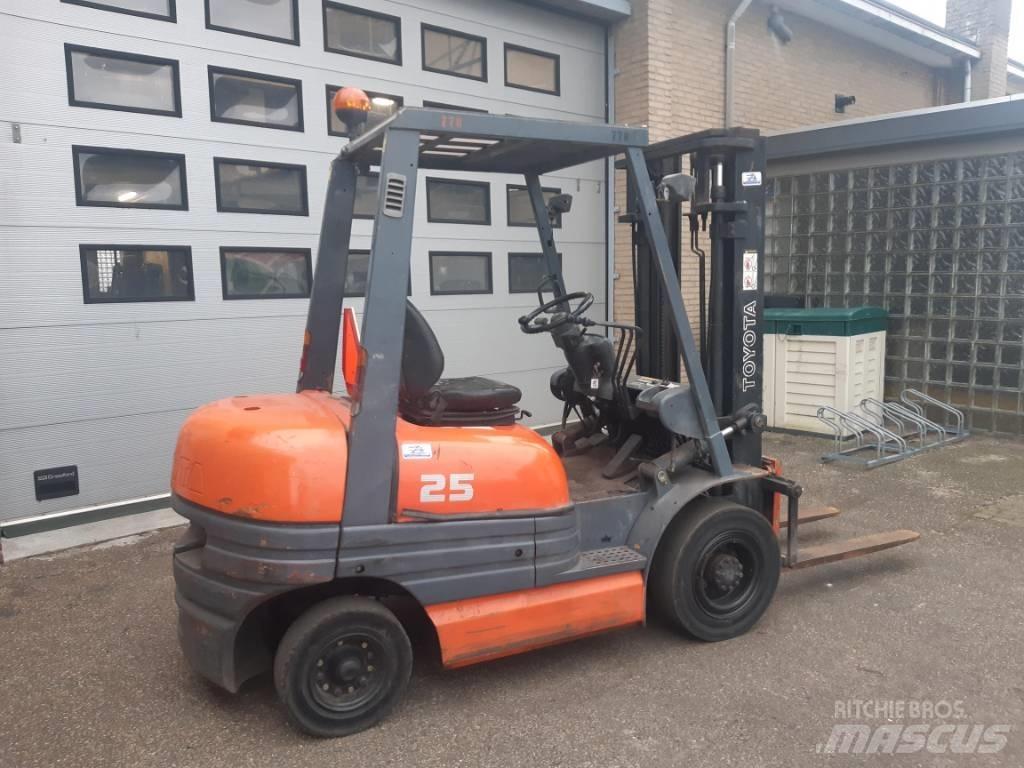 Toyota 6 FDF 25 Carrelli elevatori diesel