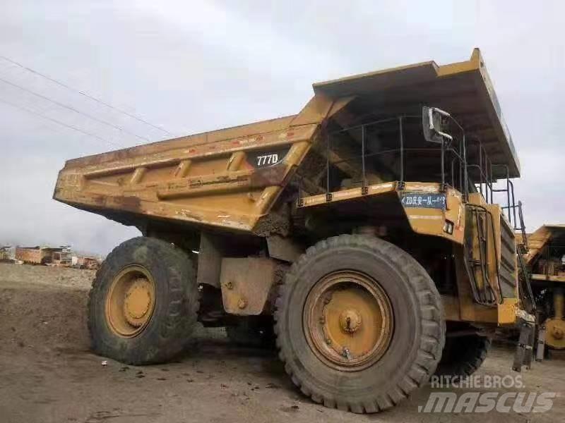 CAT 777 D Dumper a telaio rigido