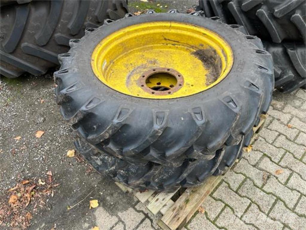 BKT 12.4-32 Pneumatici, ruote e cerchioni