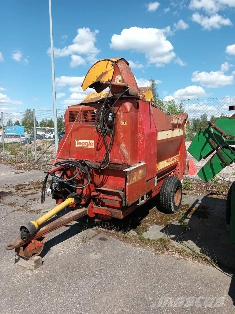 Tomahawk 808 Trinciatrici, tagliatrici e srotolatrici per balle