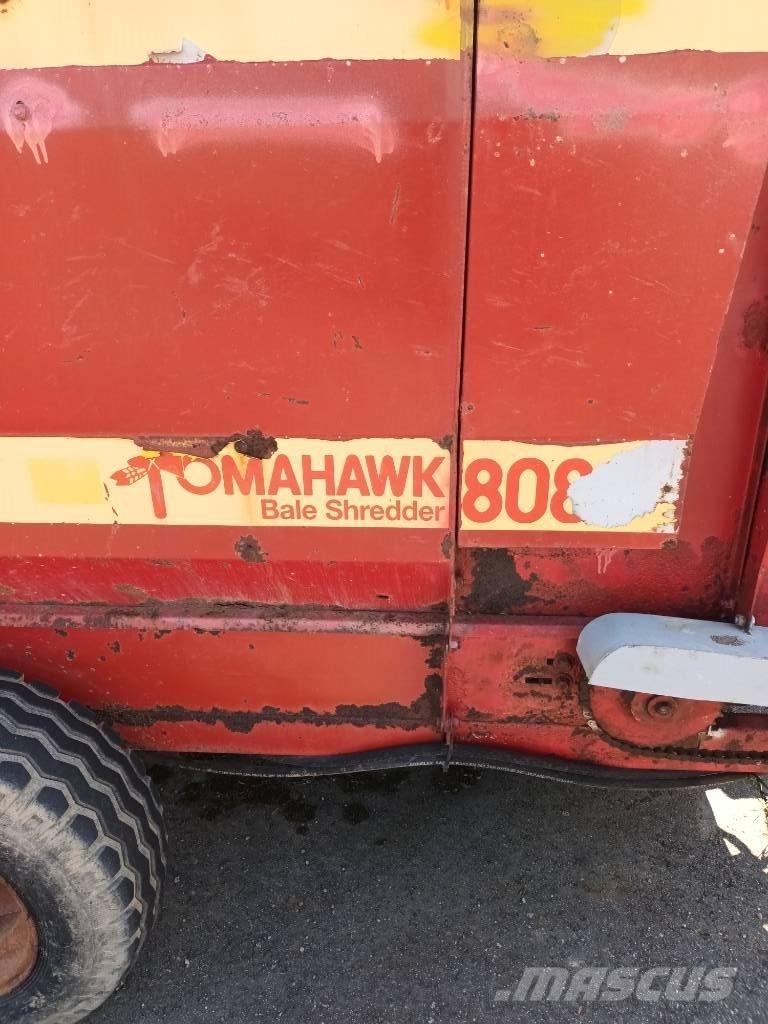 Tomahawk 808 Trinciatrici, tagliatrici e srotolatrici per balle