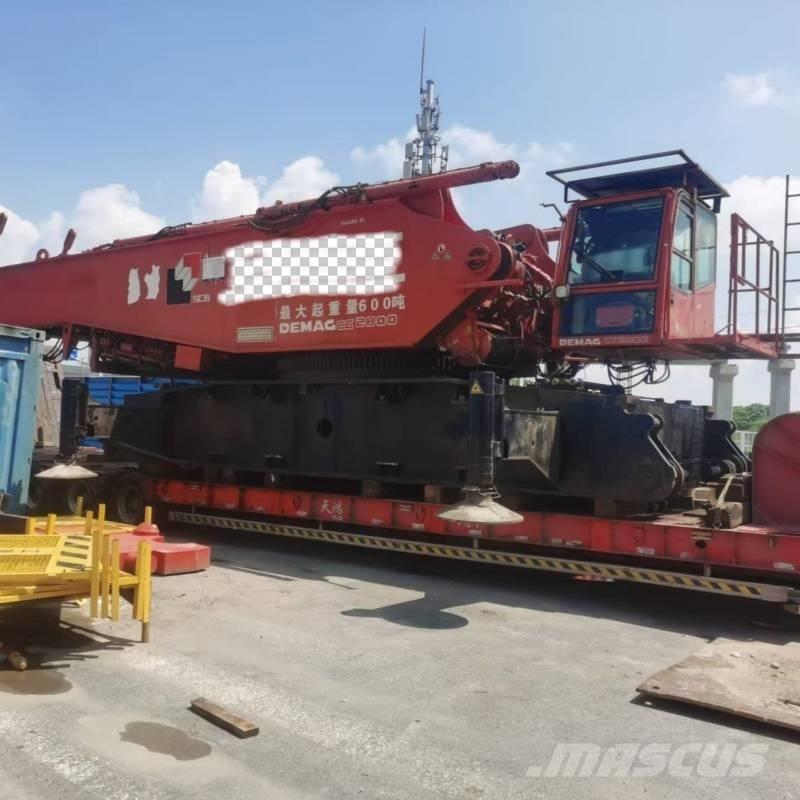 Demag CC 2800 Gru cingolate