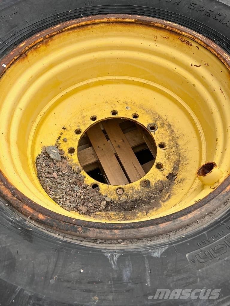 Nokian 700/70-34 Pneumatici, ruote e cerchioni