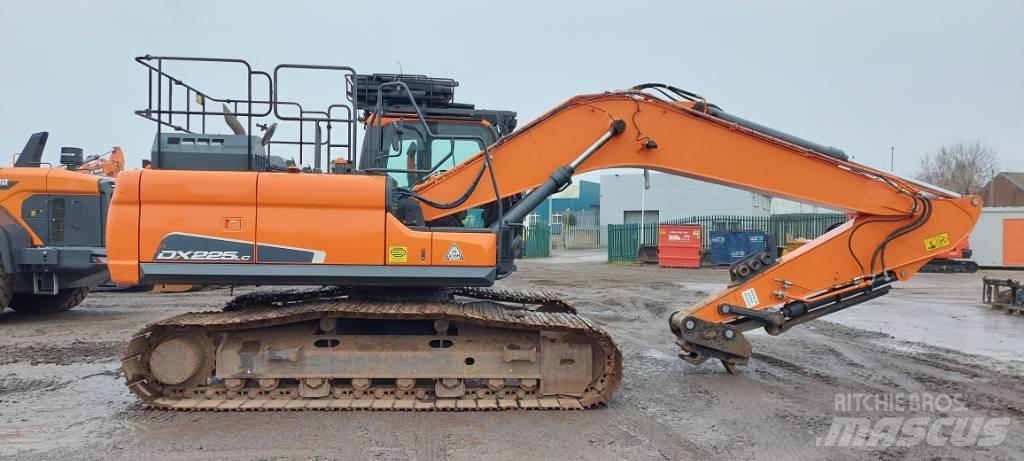 Doosan DX225LC-5 Escavatori cingolati