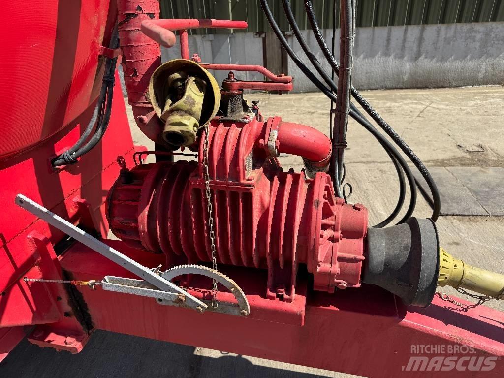 Hi Spec 2500 Tanker Spandiliquami