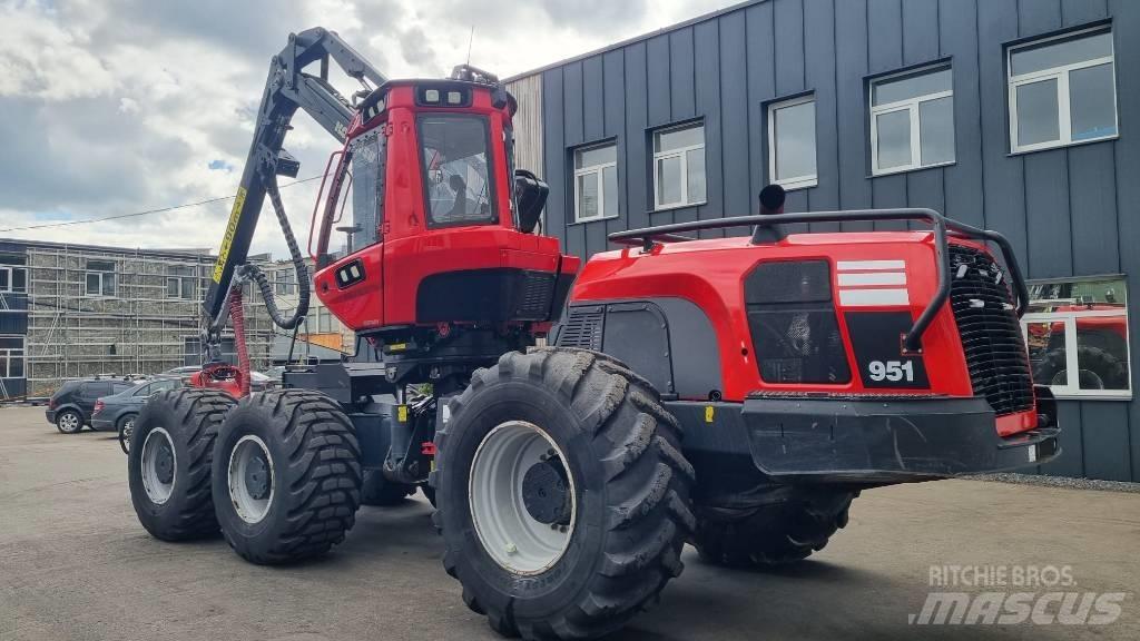 Komatsu 951 Abbattitrici, Disboscatrici