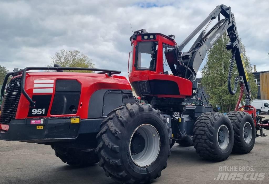 Komatsu 951 Abbattitrici, Disboscatrici