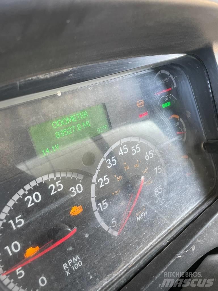Freightliner 108 SD Autocisterne