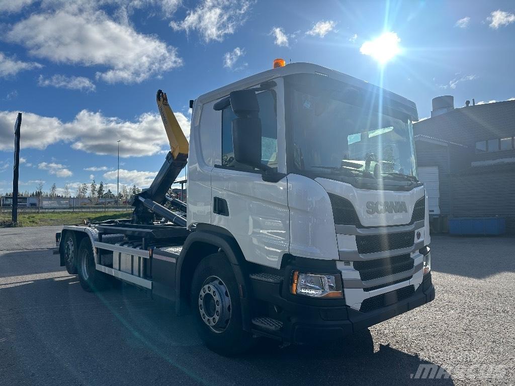 Scania P 360 Camion con gancio di sollevamento