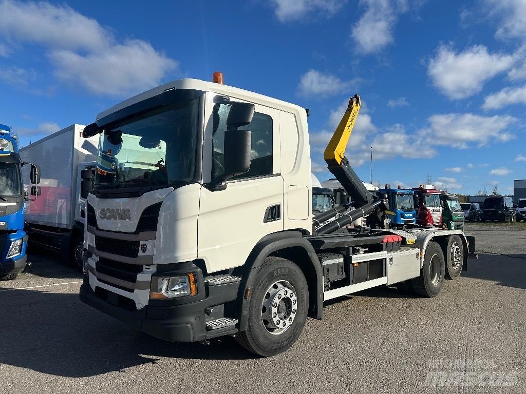 Scania P 360 Camion con gancio di sollevamento