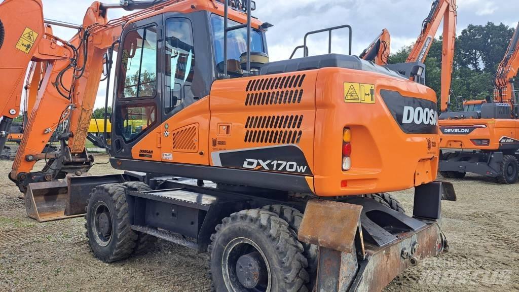 Doosan DX 170 W Escavatori gommati