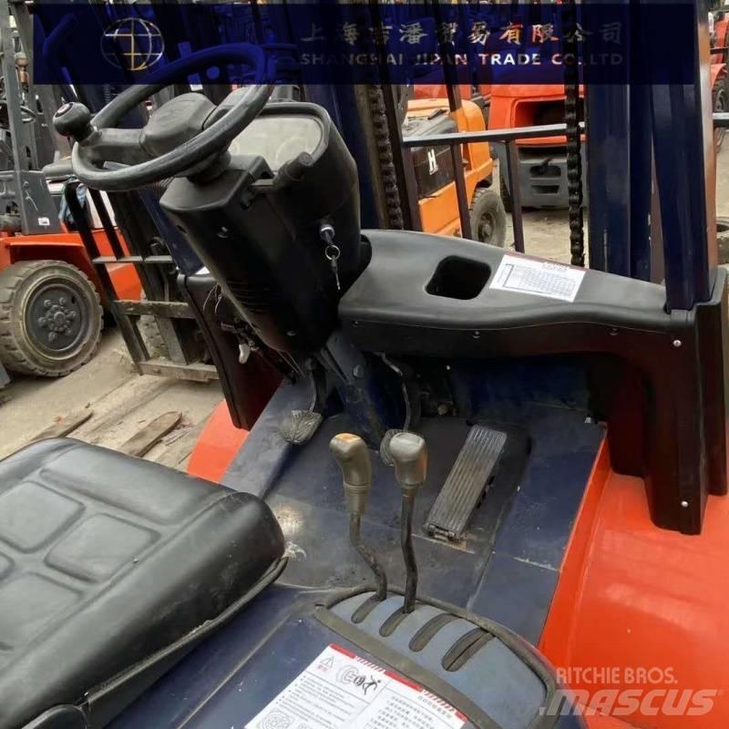 Heli 30 Carrelli elevatori diesel