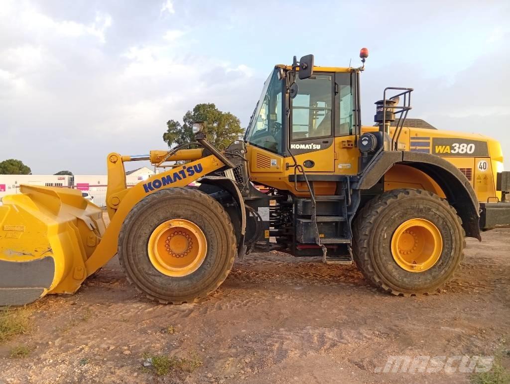 Komatsu WA 380-8 Pale gommate
