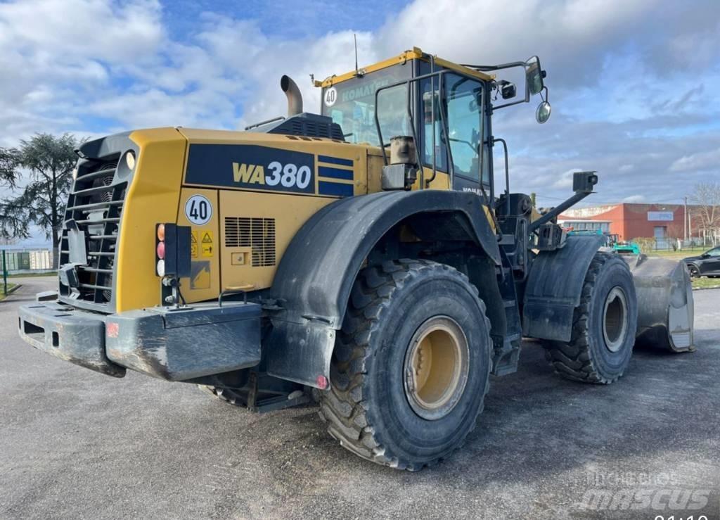 Komatsu WA 380-8 Pale gommate