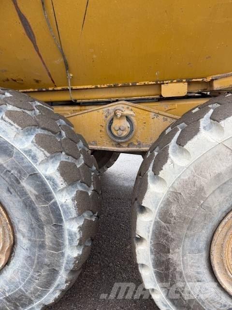CAT 735 B Dumpers articolati