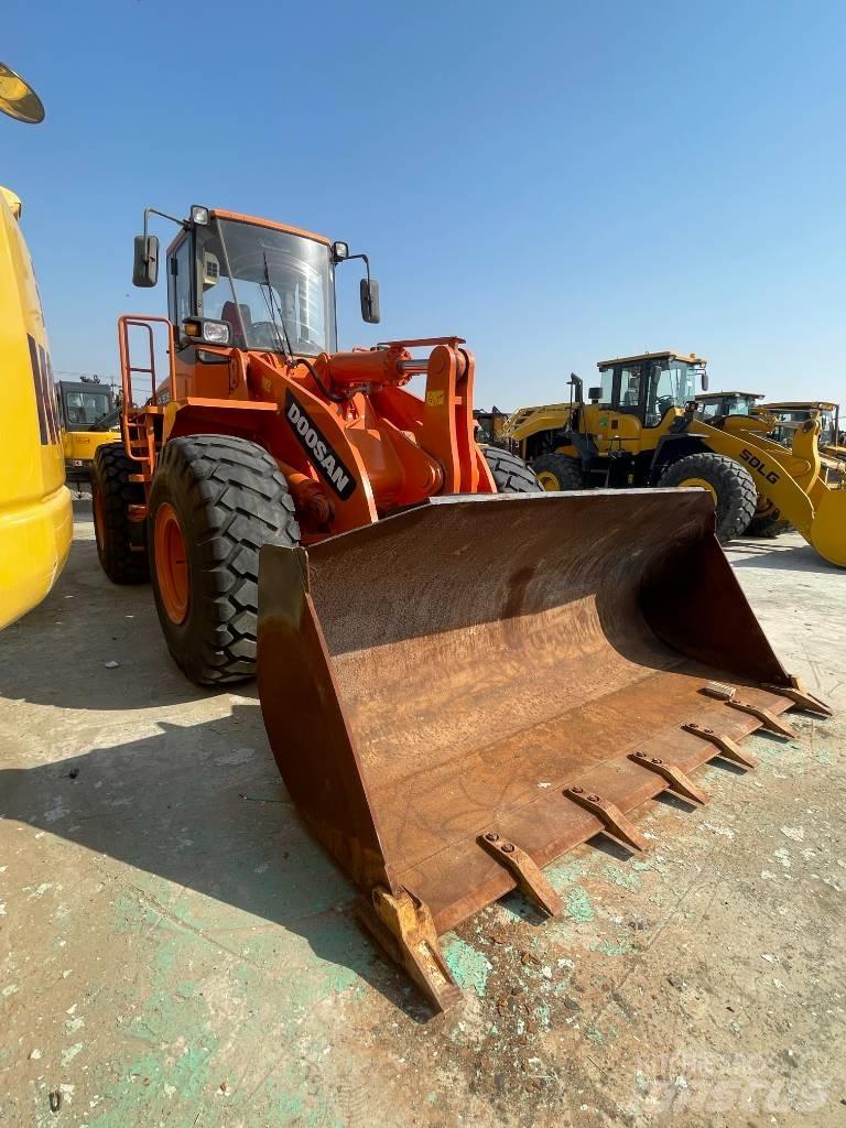 Doosan DL 505 Pale gommate
