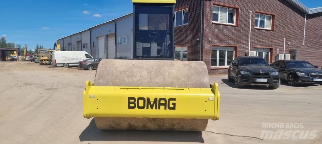 Bomag BW 211 D-3 Rulli monotamburo