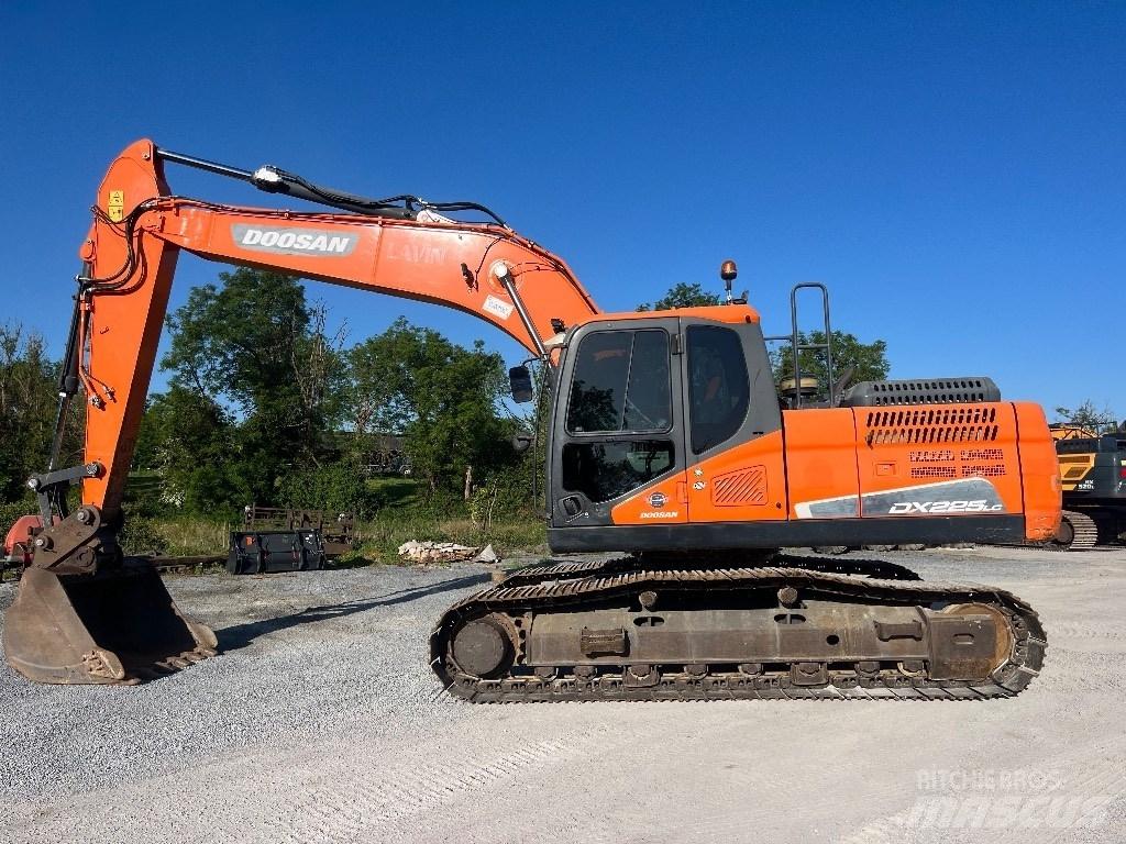Doosan DX 225 LC-5 Escavatori cingolati